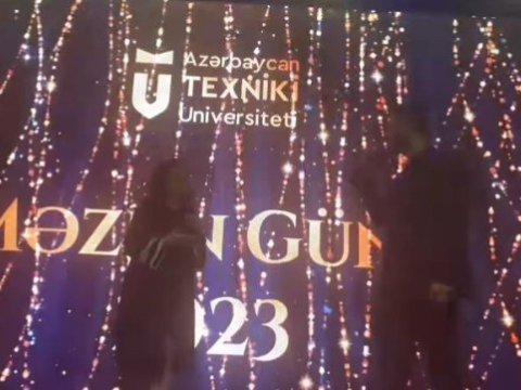 Məzun gecəsində qrup yoldaşına evlilik təklifi etdi - VİDEO