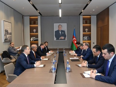 Ceyhun Bayramov beynəlxalq təşkilatın rəsmisi ilə görüşdü 