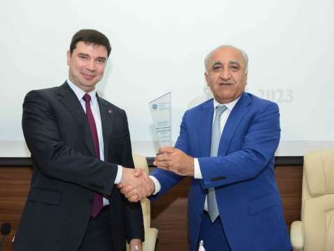 Kapital Bank-la UNEC arasında yeni memorandum imzalandı