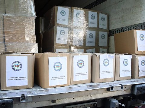 AHİK 5350 ailəyə bayram sovqatı göndərib - FOTOLAR