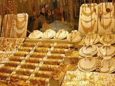 Qızıl mağazasını qarət etdi, polisdən qaça bilmədi