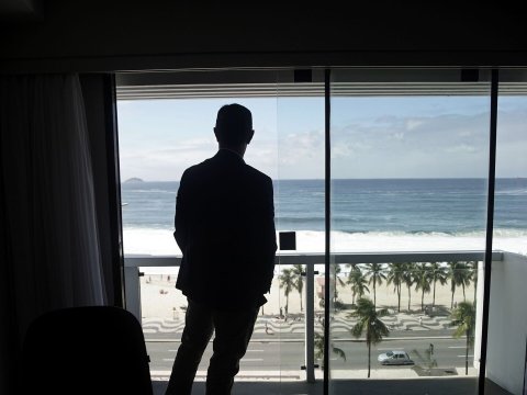 Əcnəbilər hotellərdə nə qədər pul xərcləyib?