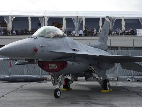 Ukrayna ilin sonuna qədər F-16 qırıcıları ala bilər