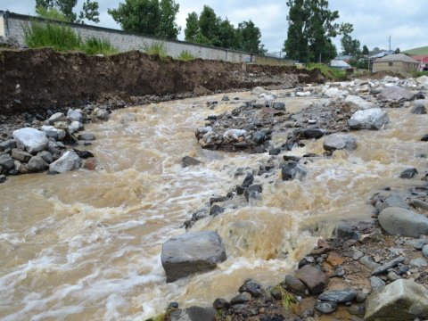 Daşkəsən sakinini sel apardı