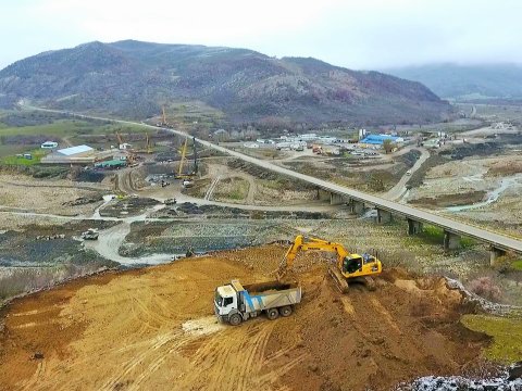 Muğanlı-İsmayıllı yolunda torpaq sürüşməsi