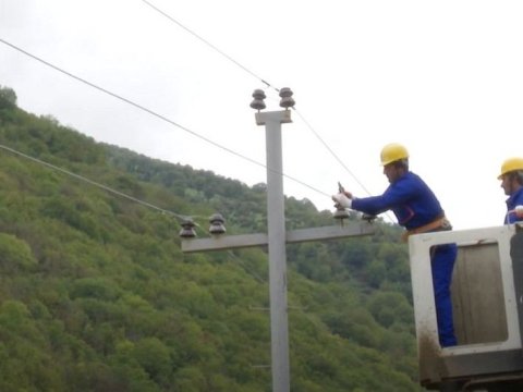 Laçının ucqar kəndlərinin elektrik şəbəkəsi YENİLƏNİR