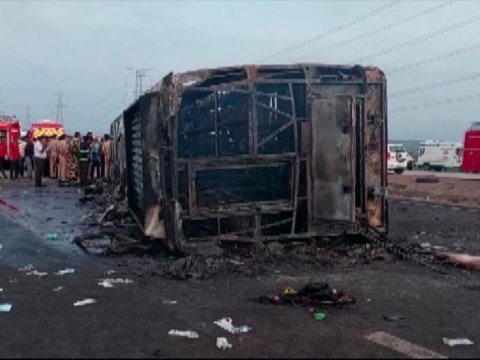 25 nəfər avtobusda yanaraq öldü