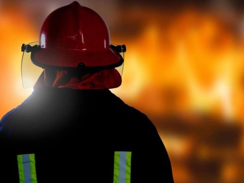 Tovuzda üç otaqlı EV YANDI