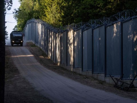 Polşa Belarusla sərhədə 500 polis göndərəcək