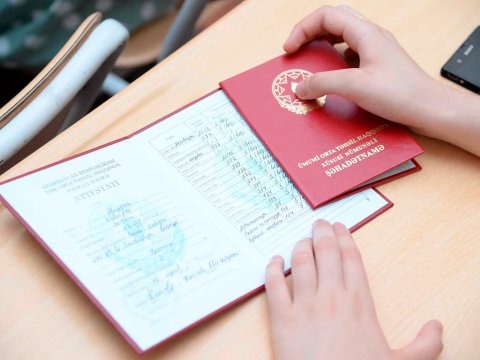 Məktəbi “5”lə bitirənlərin yarıdan çoxu attestat qiymətlərini doğrulda bilməyib
