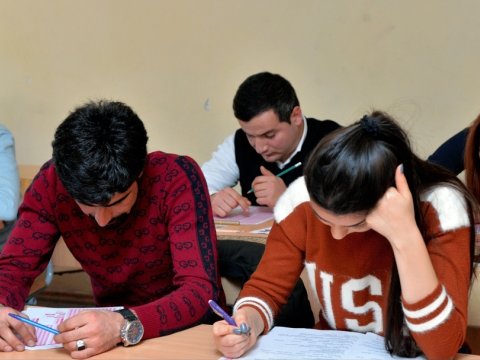 Oxuyub-yazmağı bacarmayan məktəblilərin SAYI