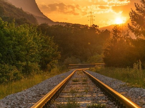 ADY: Qatarlar qrafik üzrə hərəkət edir