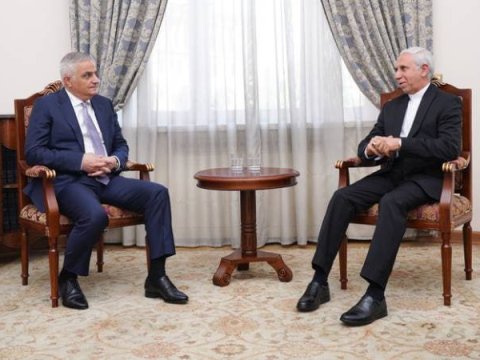 Paşinyanın müavini İran səfiri ilə görüşdü