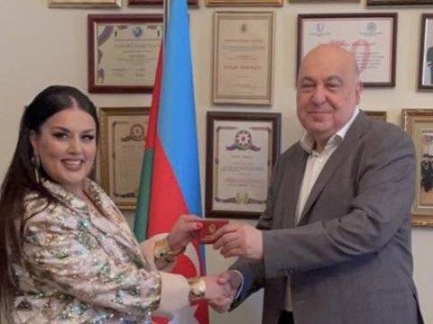 Elza Seyidcahan Yazıçılar Birliyinə üzv oldu