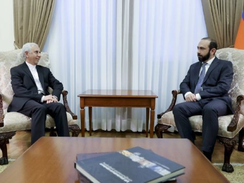 İran səfiri Mirzoyanla vida görüşündə