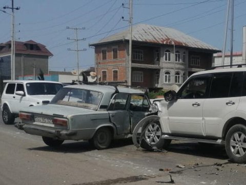 Lənkəranda iki maşın toqquşdu - Xəsarət alanlar var