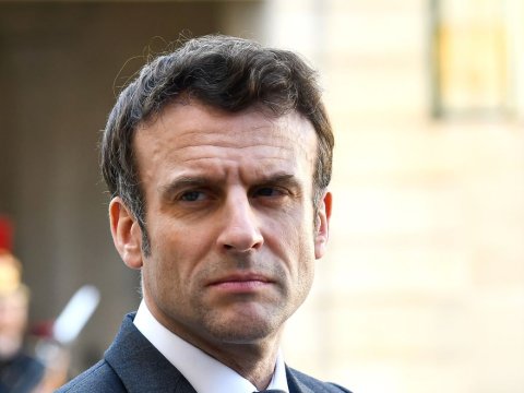 Makron hakimiyyəti Fransanı Avropanın üz qarasına çevirib