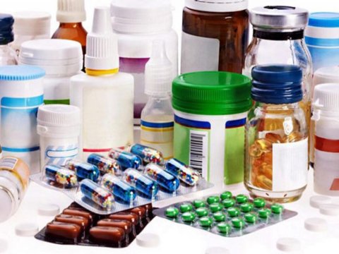 Nazir müavini ölkəyə keyfiyyətsiz dərman gətirilməsindən DANIŞDI