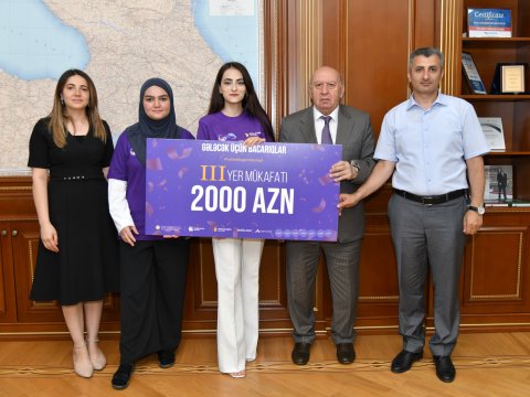 Havar Məmmədov uğur qazanan tələbələrlə görüşüb - FOTOLAR