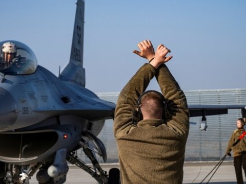 Çexiya Ukraynaya F-16-lar üçün təlim vasitələri verəcək