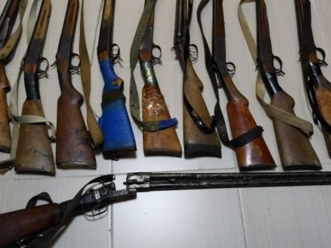 Qəbələ sakinlərindən 10 ov tüfəngi götürüldü