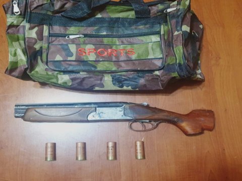 Qundağı kəsilmiş silah satmaq istədi