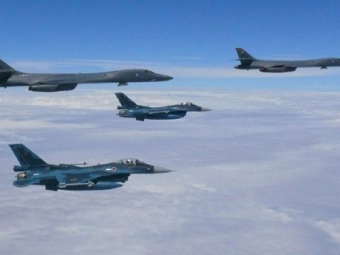 Şimali Koreya ABŞ-ı hədələdi - Təyyarəni vuracağıq