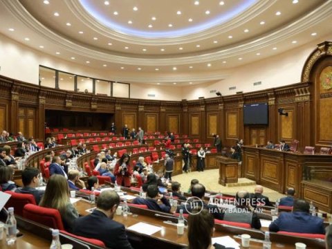 Ermənistan parlamentinin növbədənkənar iclası çağırıldı
