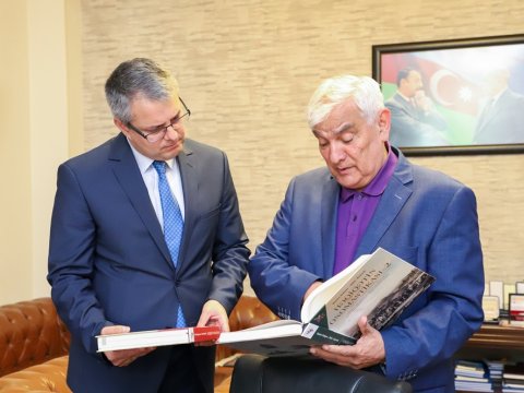 Səfir Nazim Səmədov ADU-nun qonağı olub