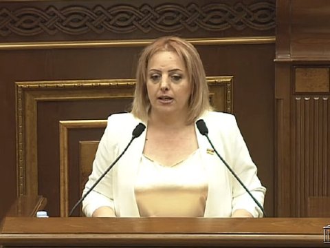 Ermənistanda ölən deputatın yerinə yenisi gəldi