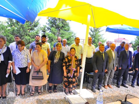 Neftçalanın icra başçısı vətəndaşların problemlərini dinləyib