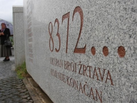 Srebrenitsa soyqırımının daha 30 qurbanı dəfn edildi