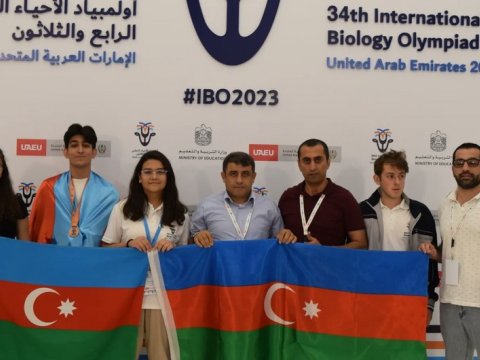 Məktəblilərimiz BƏƏ-də medallar qazandı