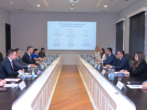 Media savadlılığının artırılması ilə bağlı görüş keçirilib