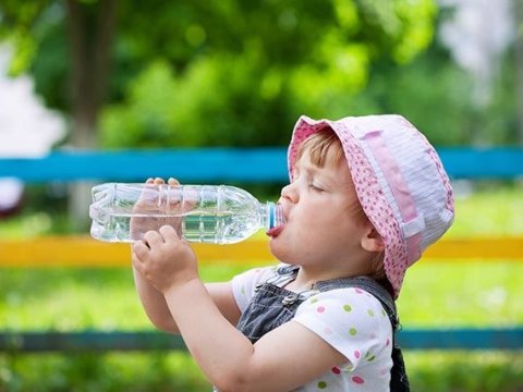 Uşaqlara soyuq və qazlı su vermək olmaz