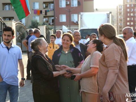 Daha 23 ailə Laçına yola salındı