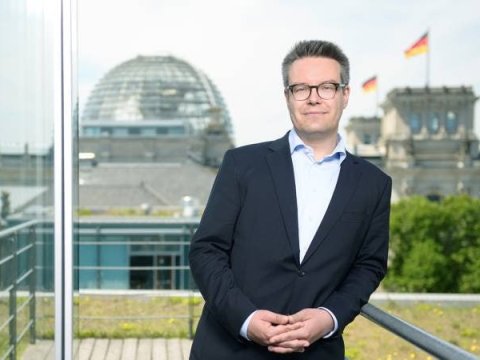 Almaniyanın dövlət naziri Bakıdan sonra İrəvana gedir