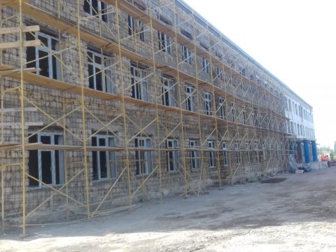 Yeni məktəb binası yararsız olduğuna görə söküldü