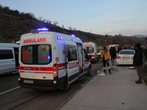 Türkiyədə zəncirvari qəza - 14 yaralı var