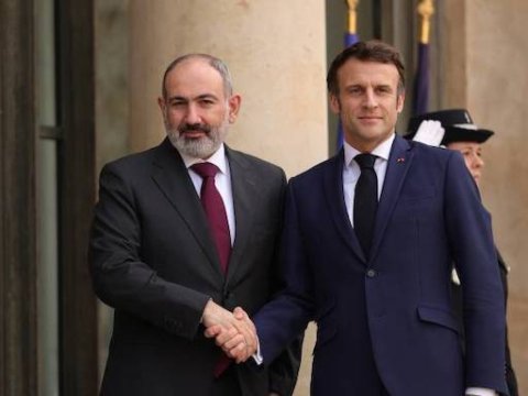 Paşinyan Makronu Ermənistana dəvət etdi