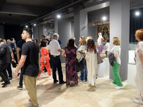 Vaqif Poeziya Günlərinin iştirakçıları Şuşanın tarixi məkanlarında - FOTO