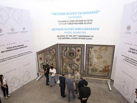 “Dövlətin memarı. Bir ömrün ensiklopediyası” xalçasının təqdimatı oldu - FOTOLAR