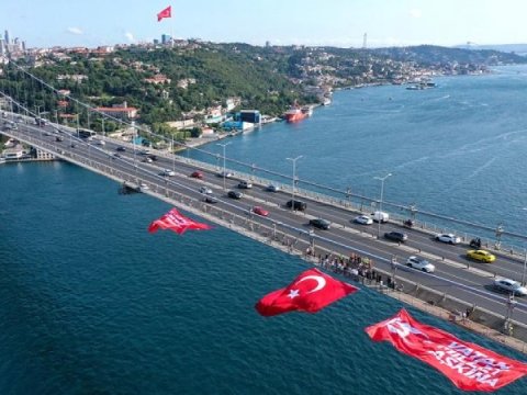 Türkiyə xalqı 15 iyul şəhidlərini ANIR