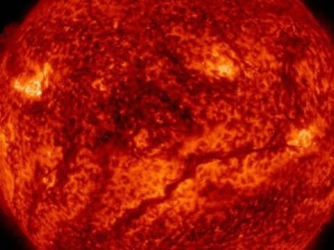 Günəşdə 3 partlayış oldu