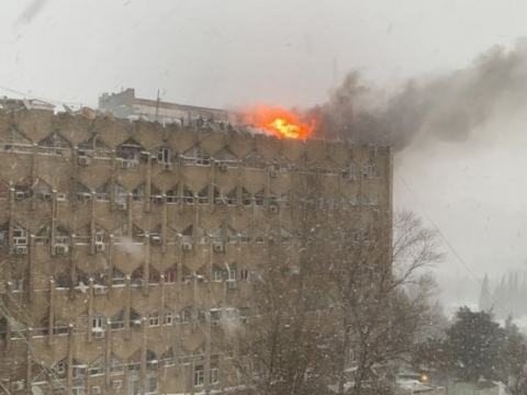 İcra hakimiyyətindəki yanğın söndürüldü - YENİLƏNİB