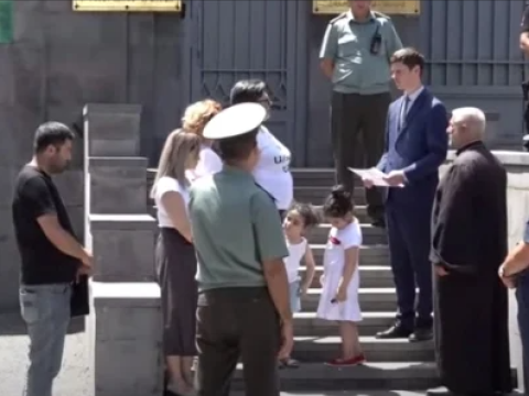 Ermənilər Rusiya səfirliyi qarşısında aksiya keçirdi