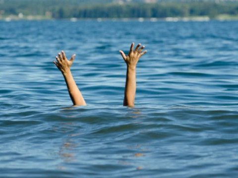 Göygöldə bir nəfər göldə batıb