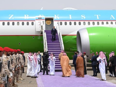 Mirziyoyev Ərəbistana gedir