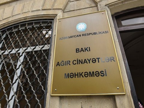 Dövlətə xəyanət edən qadın hakim qarşısında 