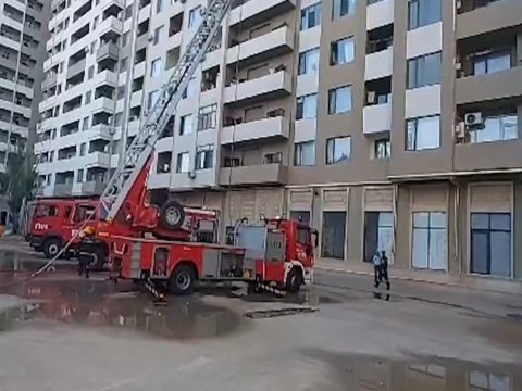 Qaraçuxurda çoxmərtəbəli binada yanğın 